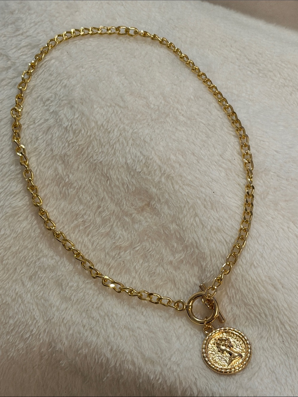 Brand New Gold Tone Coin Pendant Chain Choker Necklace